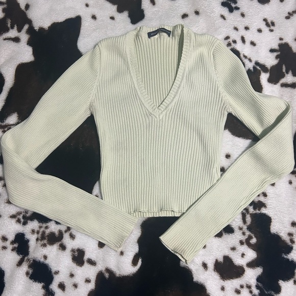 Brandy Melville Tops - sold @ plato’s